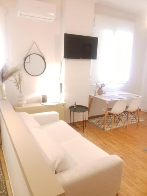 Beautiful Downtown Studio! 约阿尼纳 外观 照片